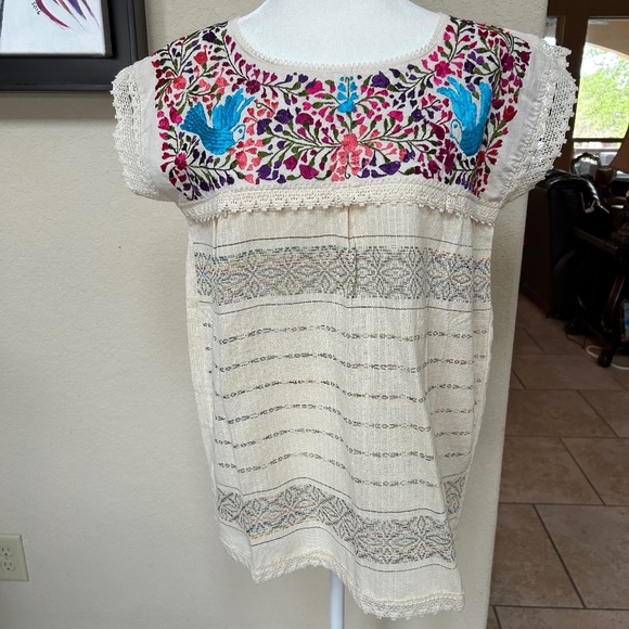 Mexican Embroidered Blouse. NWOT - Picture 1 of 9